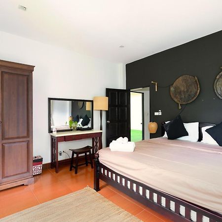 Beachfront Pool Villa Pantai Kamala Luaran gambar