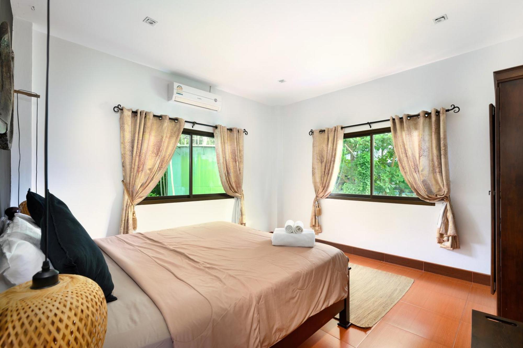 Beachfront Pool Villa Pantai Kamala Luaran gambar